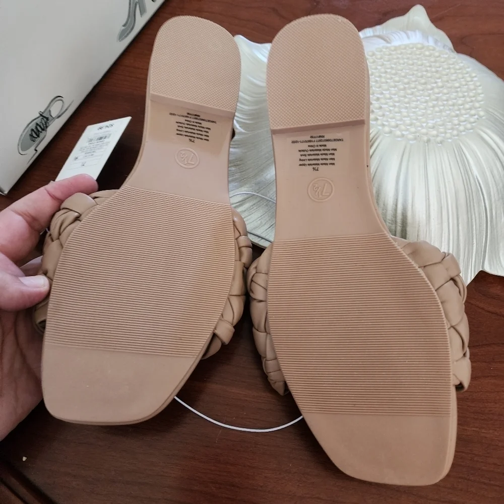 AA - a new day Carrissa Sandals (Memory Foam) Tan 7.5